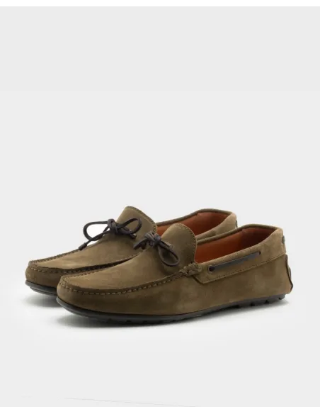 BROWN LEATHER DRIVER SHOE WITH STUD | JOHN TWEED TAILORED