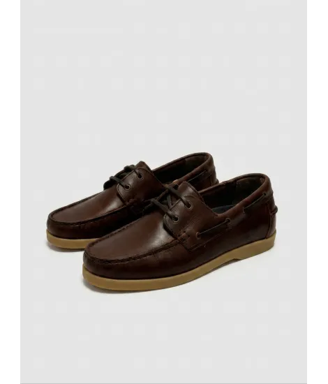 Brown boat shoe