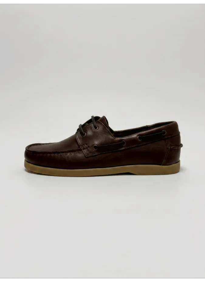 Zapato náutico marrón